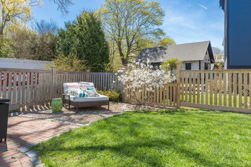 10 New Castle Avenue Portsmouth NH 03801