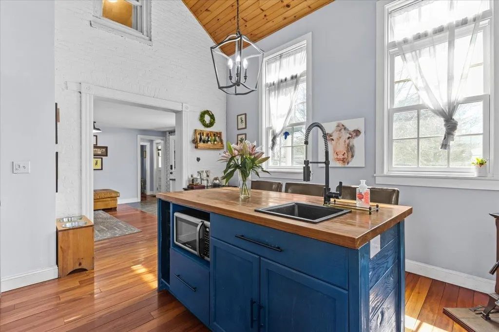 12 Julie Drive Colchester VT 05446