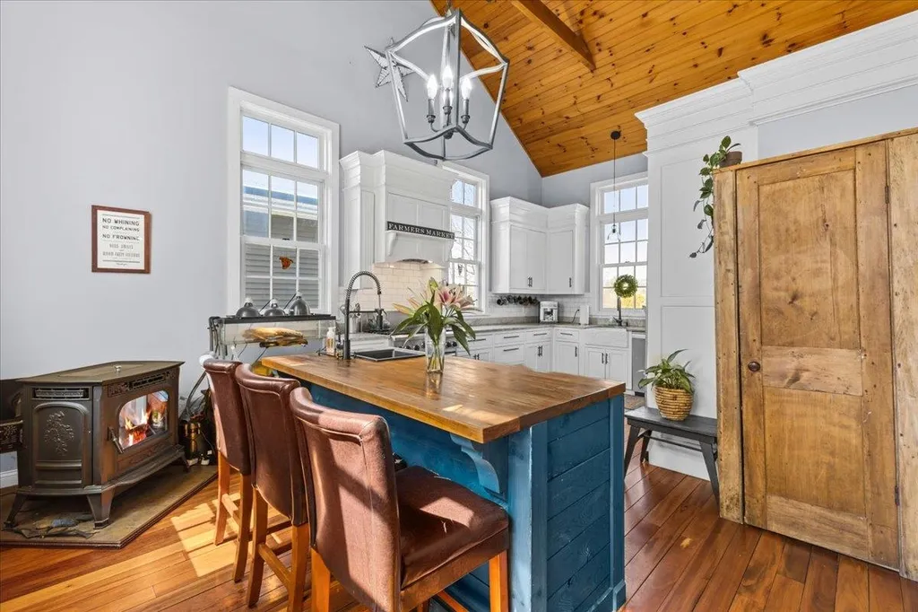 12 Julie Drive Colchester VT 05446