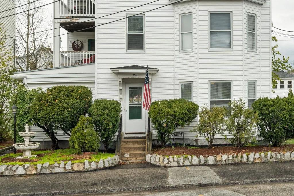 132 Alsace Street Manchester NH 03102