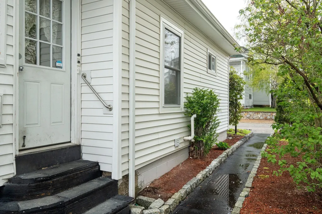 132 Alsace Street Manchester NH 03102