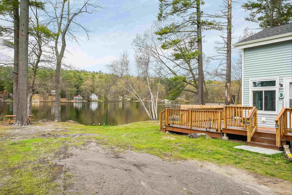 9 Hanson Way Hollis NH 03049