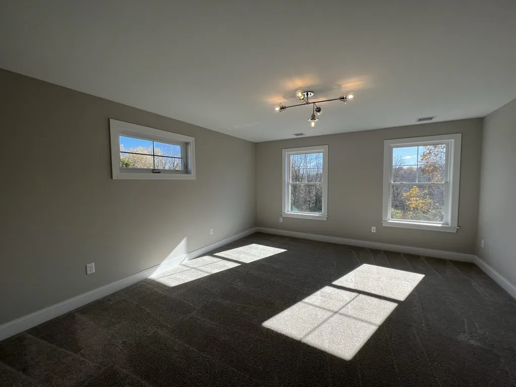 24 Sage Lane Portsmouth NH 03801