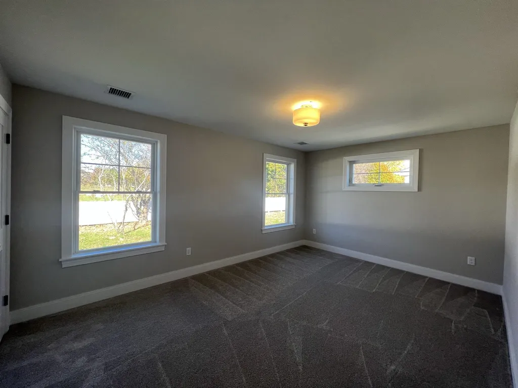 24 Sage Lane Portsmouth NH 03801