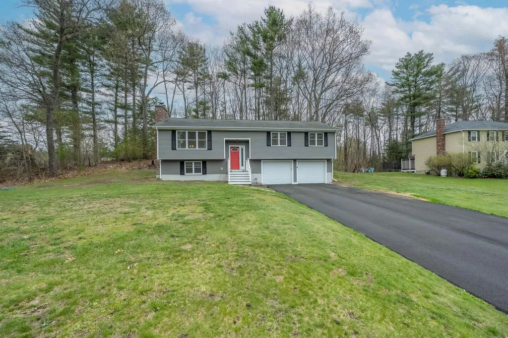8 Oxbow Lane Derry NH 03038