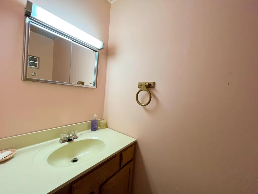 451 Williams Lane Hartford VT 05059