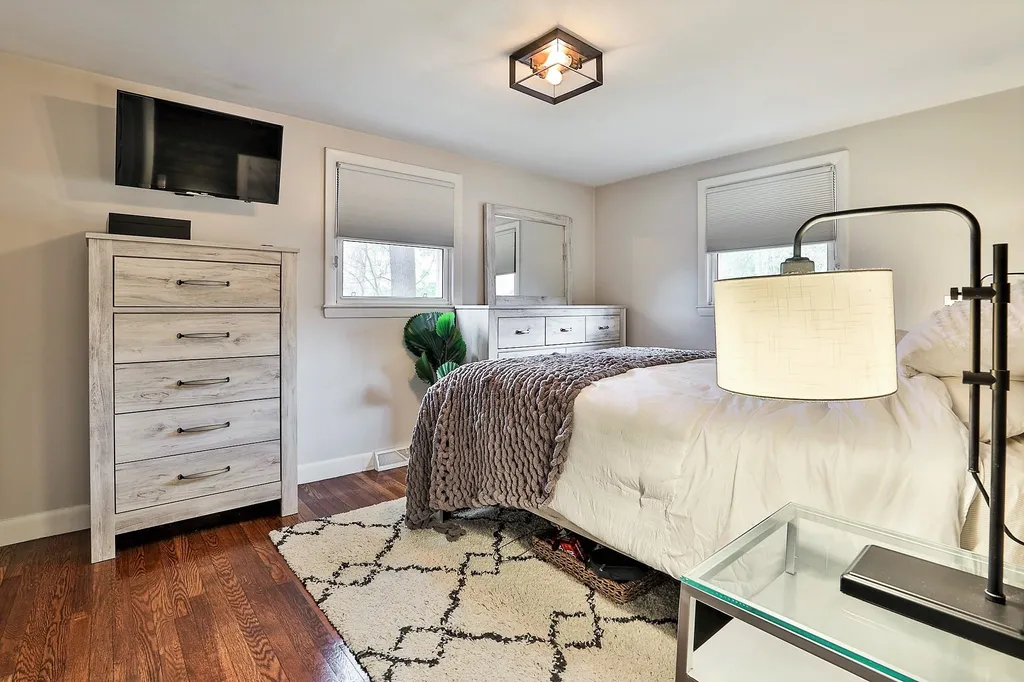 20 Betty Lane Salem NH 03079
