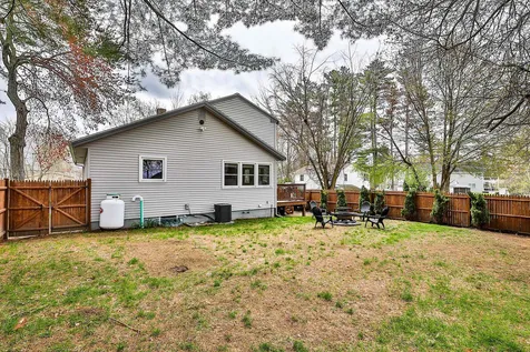 20 Betty Lane Salem NH 03079