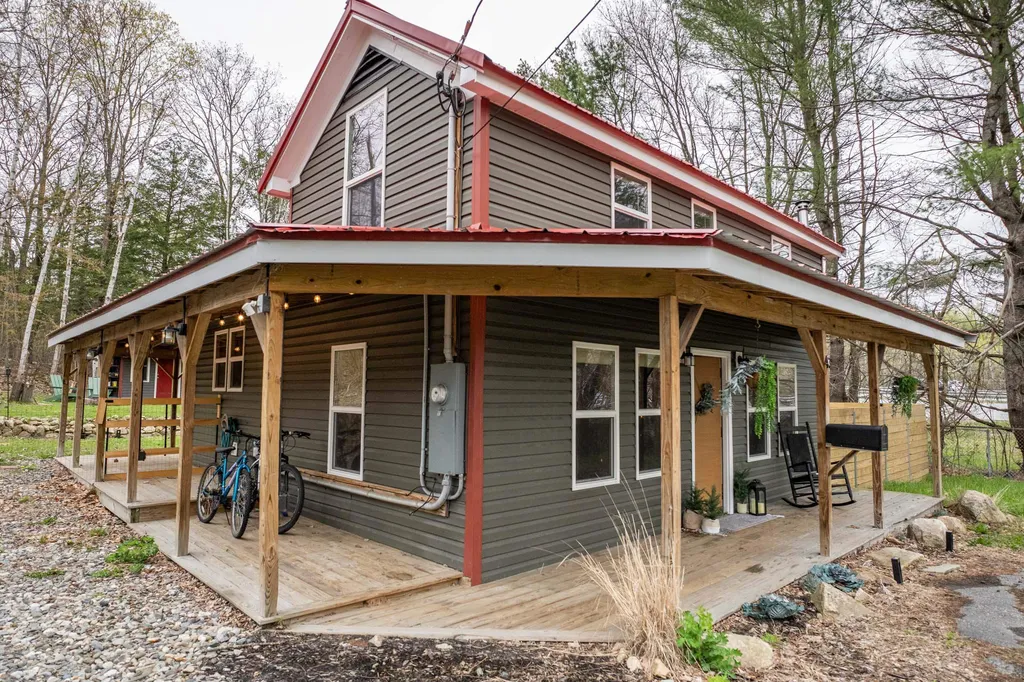 4 Bush Avenue Lebanon NH 03766