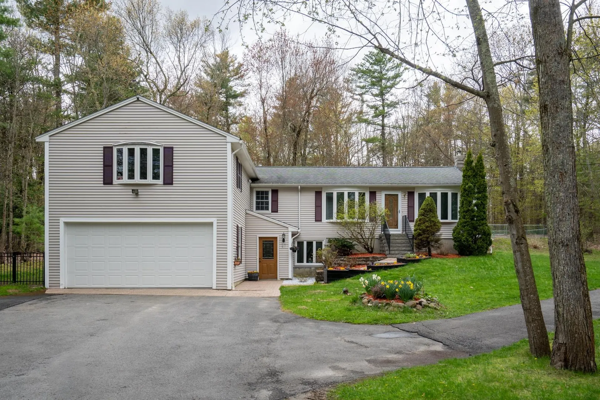 47 Island Pond Road Derry NH 03038