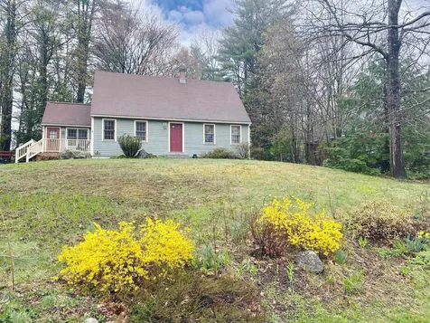 34 Washington Circle Hillsborough NH 03244