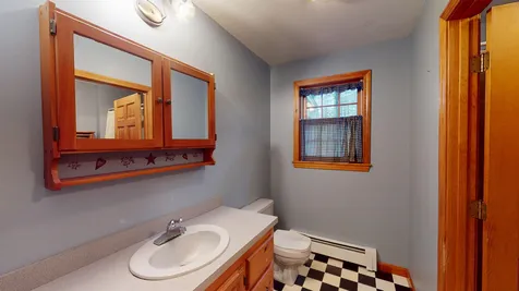 34 Washington Circle Hillsborough NH 03244