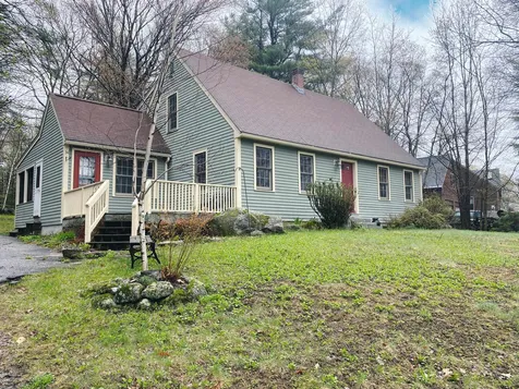 34 Washington Circle Hillsborough NH 03244