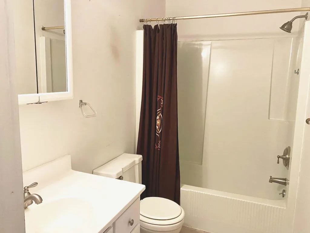 33 Floyd Avenue Lebanon NH 03784