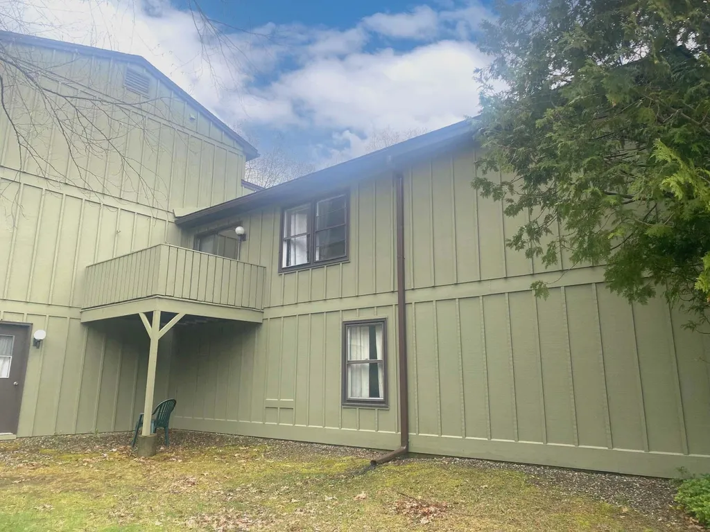 33 Floyd Avenue Lebanon NH 03784