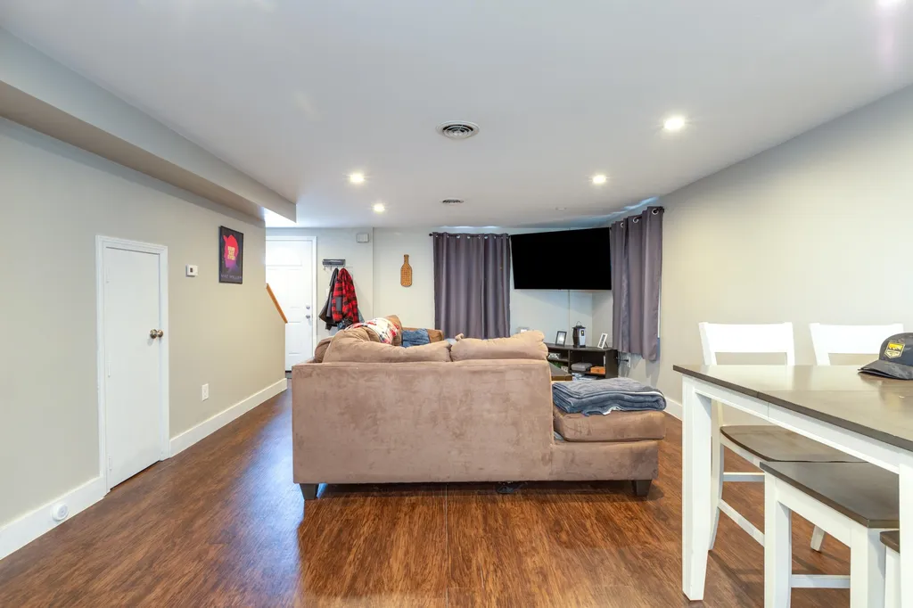 12 Burke Street Nashua NH 03060