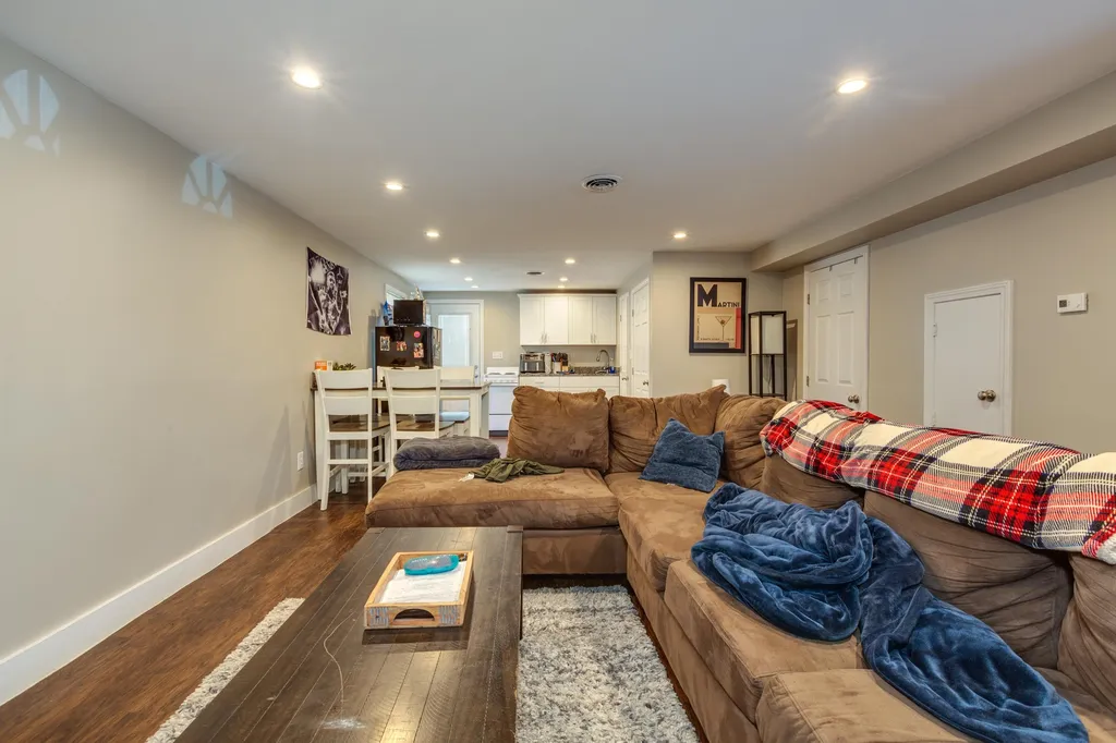 12 Burke Street Nashua NH 03060