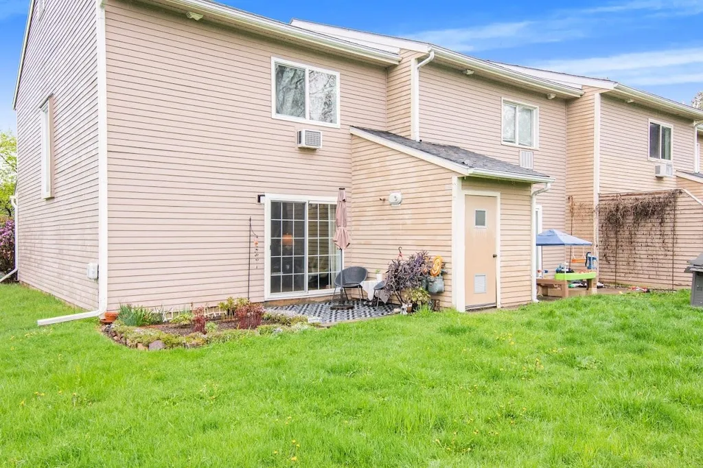J-16 Stonehedge Drive South Burlington VT 05403