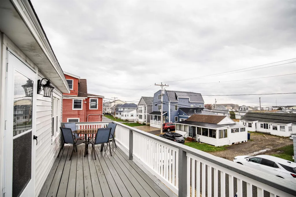44 Nudd Avenue Hampton NH 03842