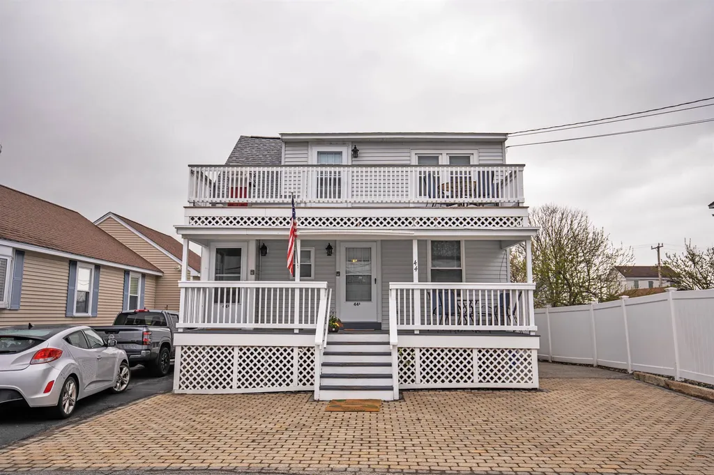 44 Nudd Avenue Hampton NH 03842