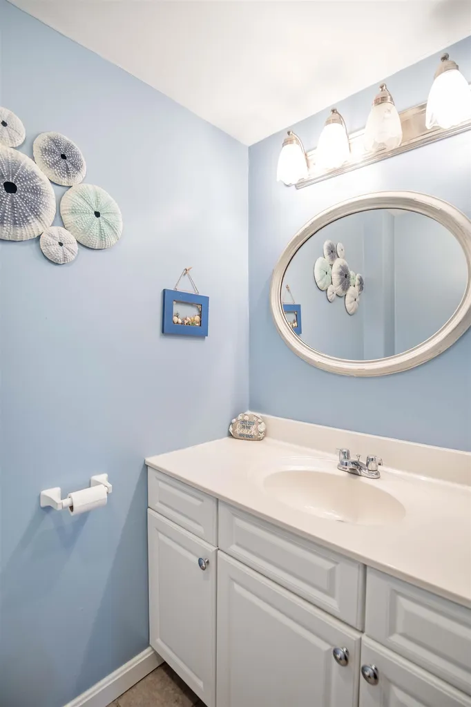 44 Nudd Avenue Hampton NH 03842