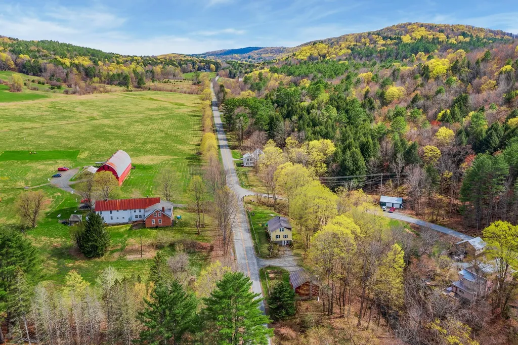 4165 Hartland Hill Road Woodstock VT 05091