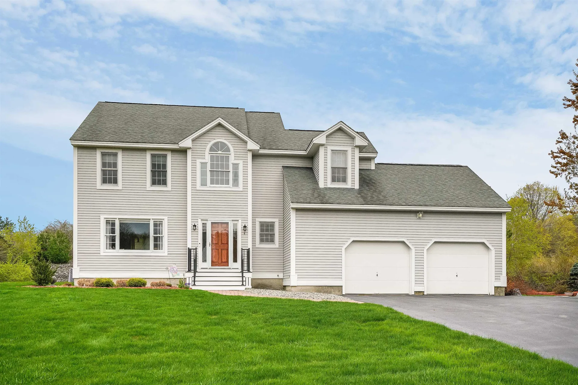 4 Macintosh Drive Londonderry NH 03053