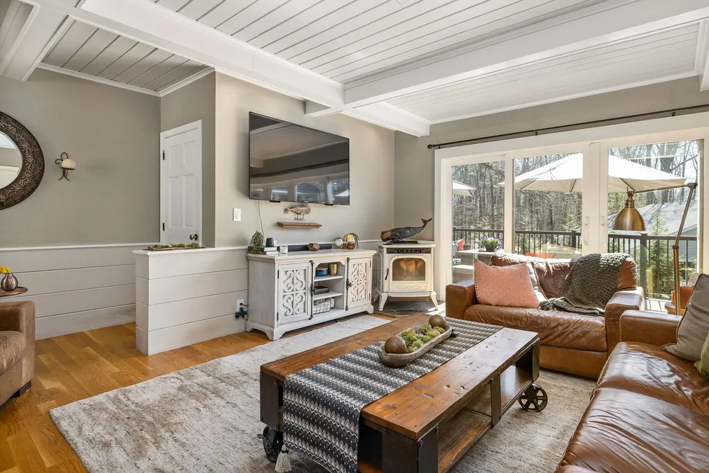 273 Atlantic Avenue North Hampton NH 03862