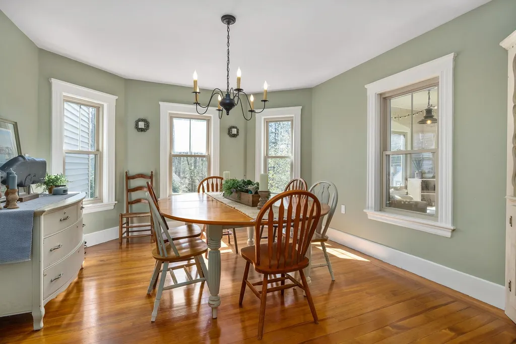273 Atlantic Avenue North Hampton NH 03862
