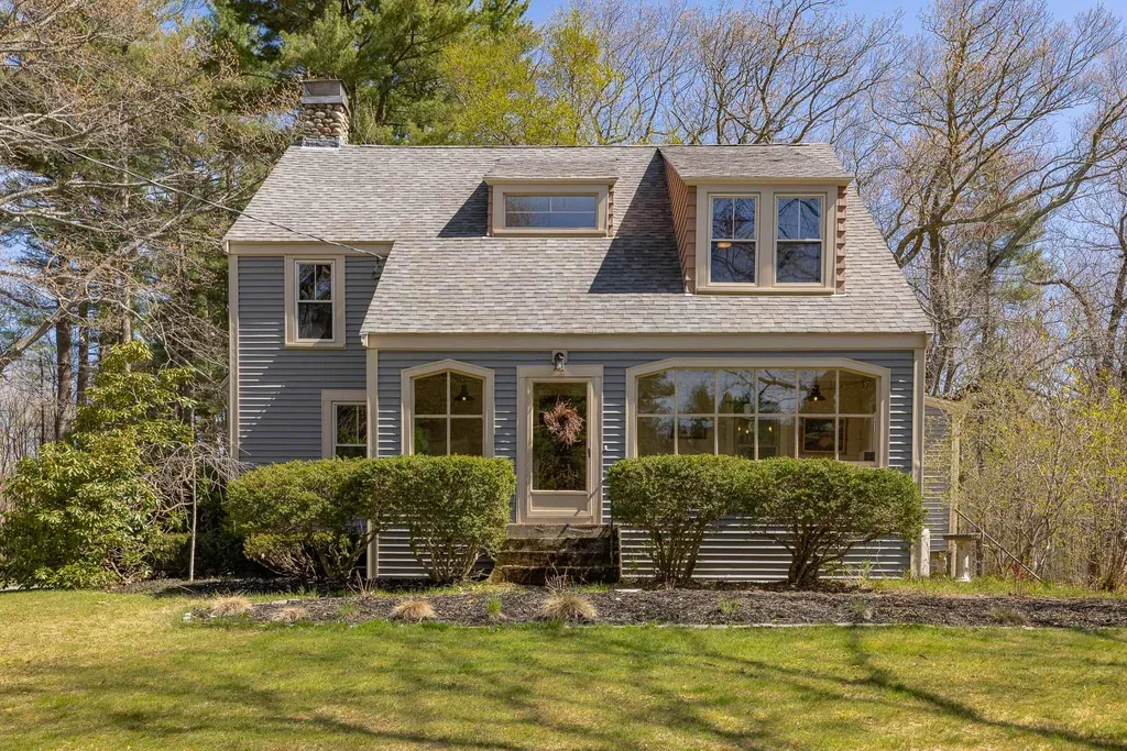 273 Atlantic Avenue North Hampton NH 03862