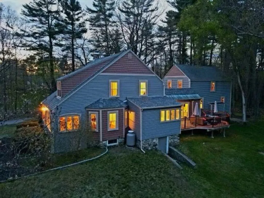 273 Atlantic Avenue North Hampton NH 03862