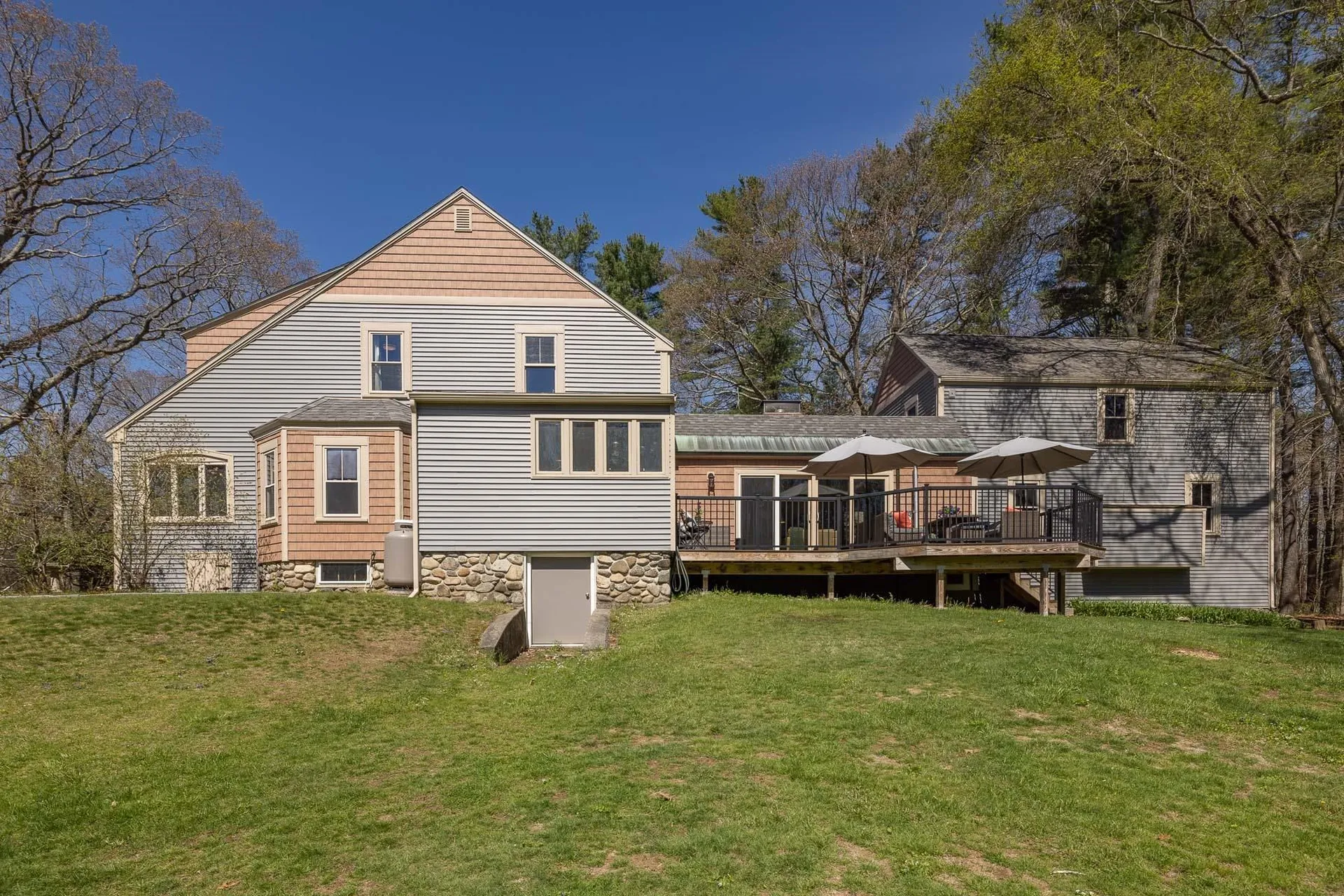 273 Atlantic Avenue North Hampton NH 03862