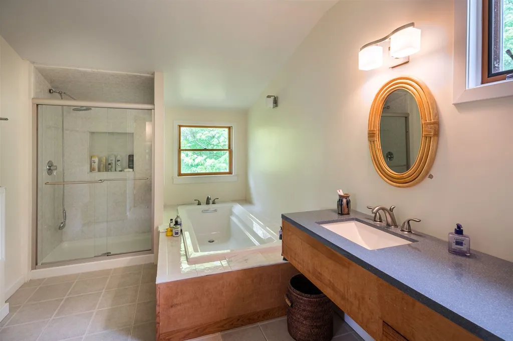 141 Cream Pot Road Hartland VT 05048