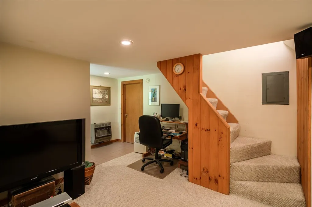 141 Cream Pot Road Hartland VT 05048