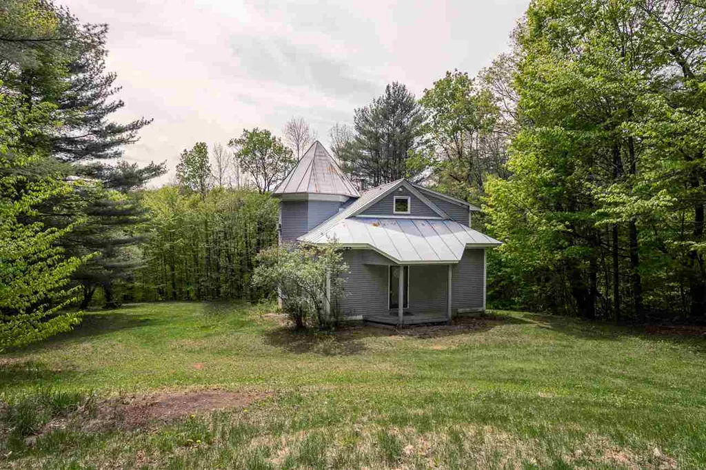 141 Cream Pot Road Hartland VT 05048