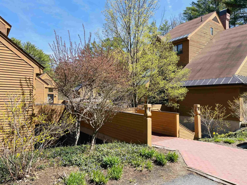 8 Courtyard Hanover NH 03755