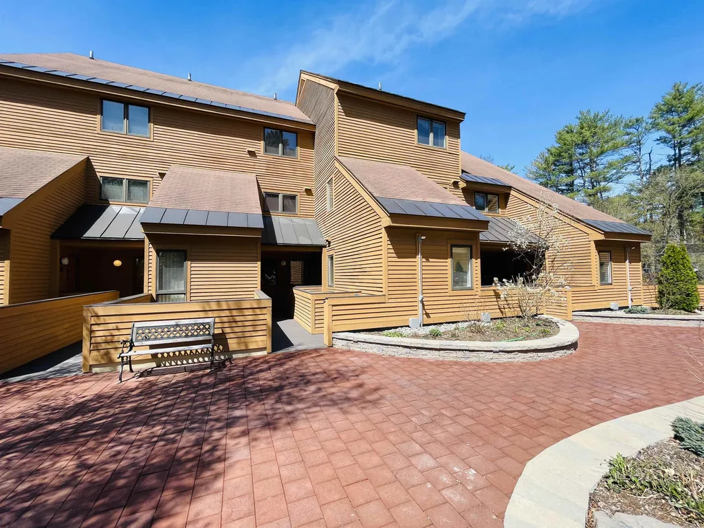 8 Courtyard Hanover NH 03755