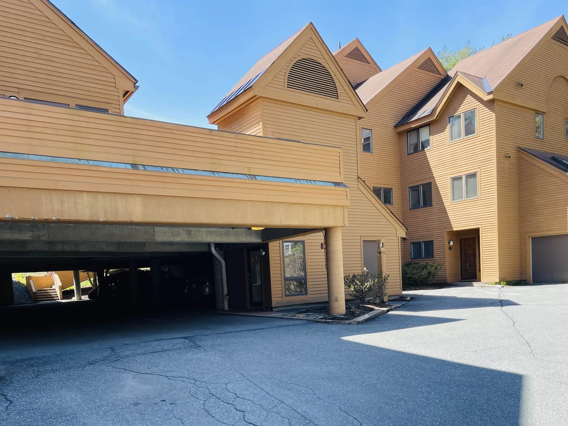 8 Courtyard Hanover NH 03755