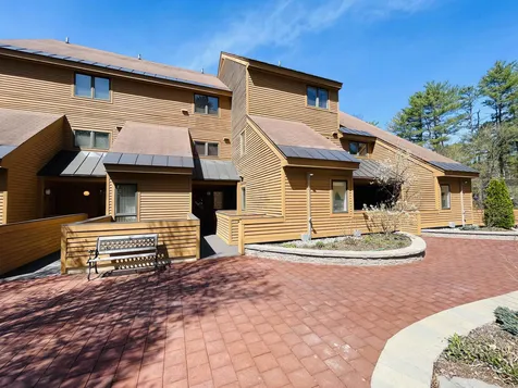 8 Courtyard Hanover NH 03755