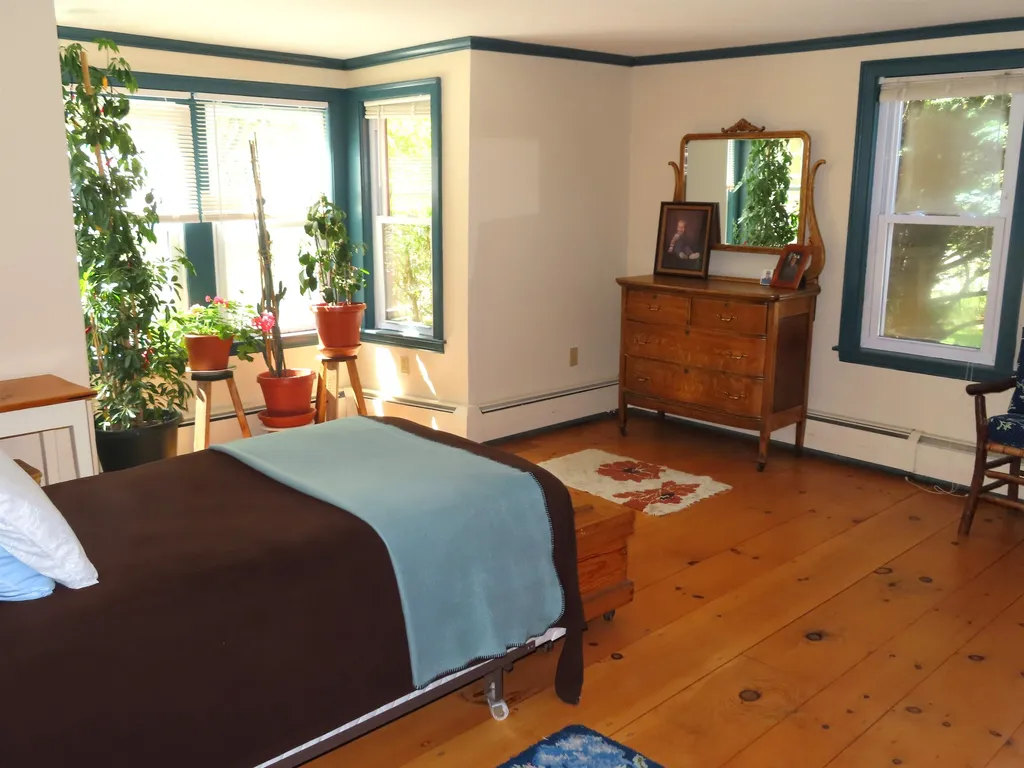 686 Old Homestead Highway Swanzey NH 03446