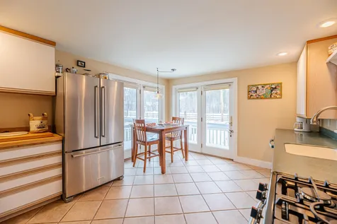 21 Peace Street Dorset VT 05251