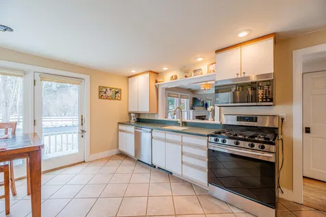 21 Peace Street Dorset VT 05251