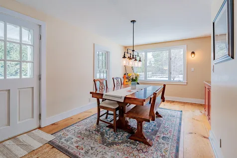 21 Peace Street Dorset VT 05251