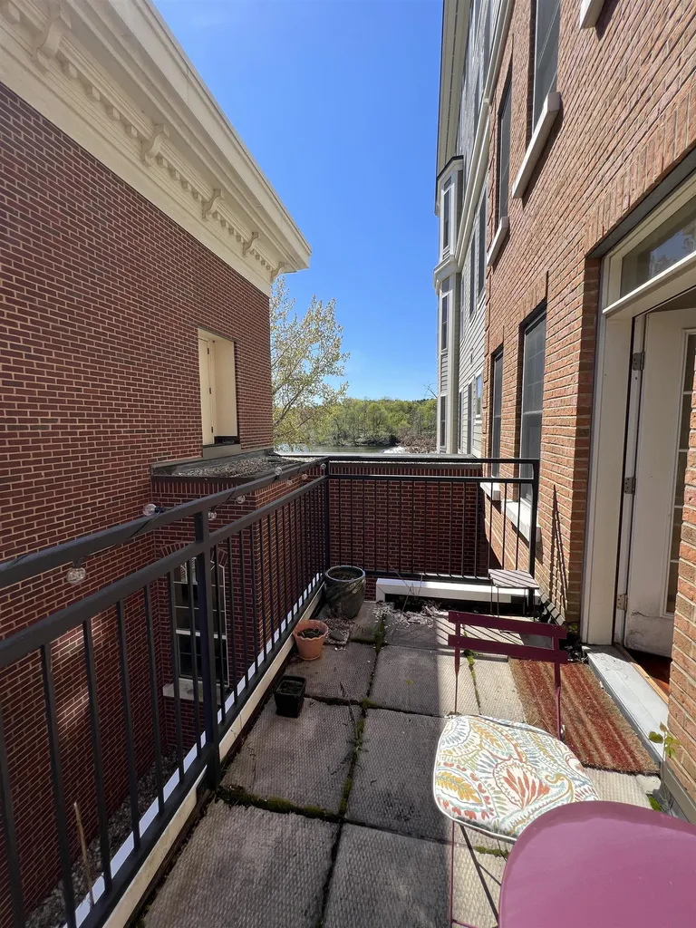 60 Winooski Falls Way Winooski VT 05403