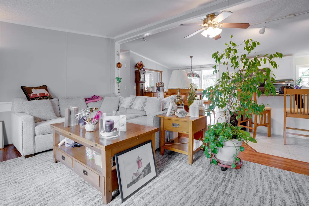 21-1 Georges Lane Fremont NH 03044