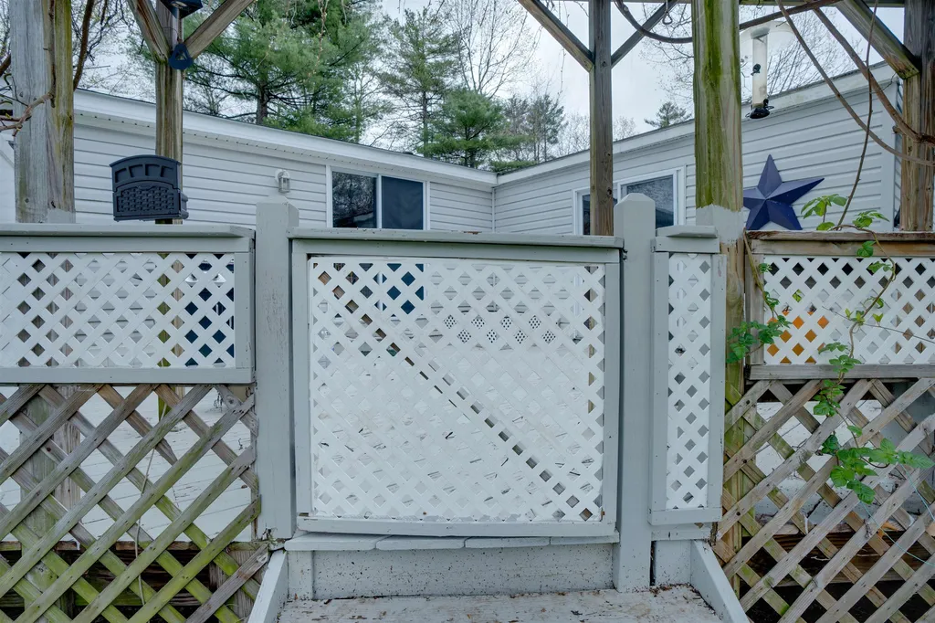 21-1 Georges Lane Fremont NH 03044