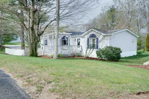 21-1 Georges Lane Fremont NH 03044