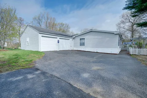 21-1 Georges Lane Fremont NH 03044