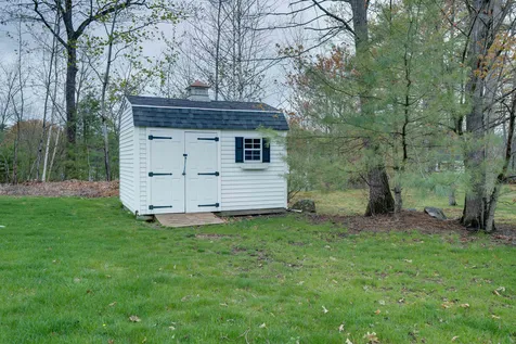21-1 Georges Lane Fremont NH 03044