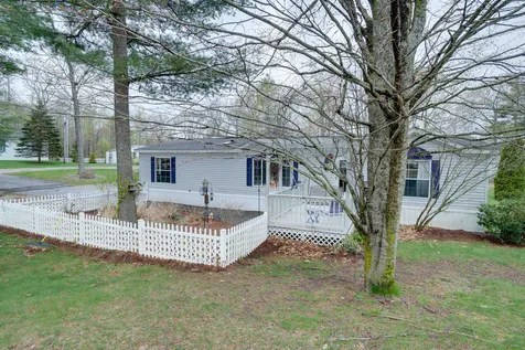 21-1 Georges Lane Fremont NH 03044